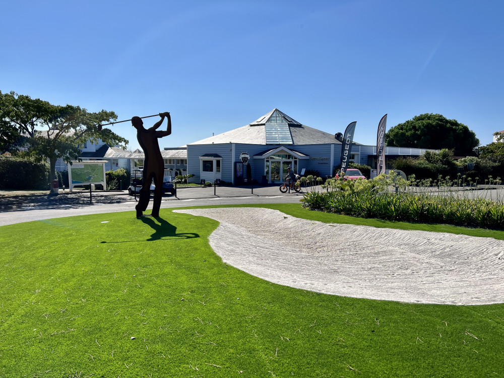 BOURGENAY GOLF CLUB